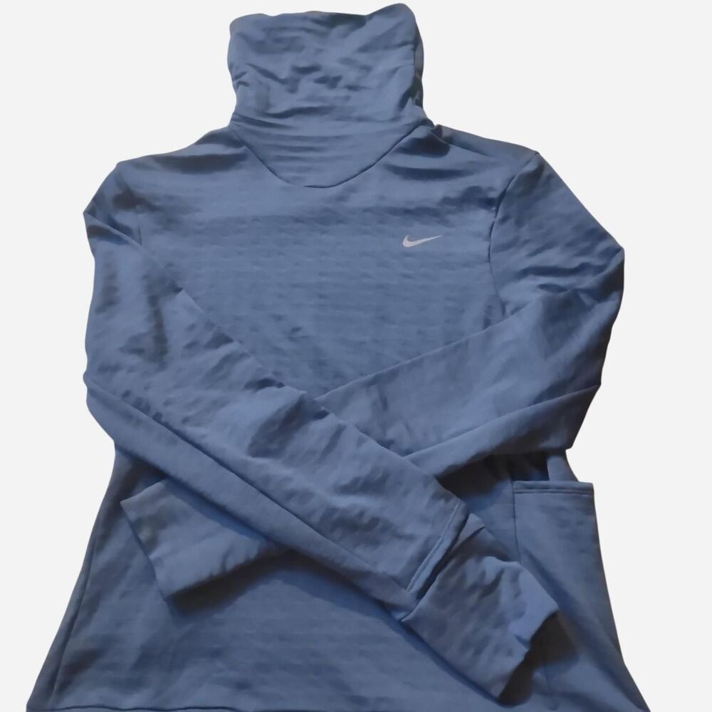 Nike Women's Blue and Navy Shirt